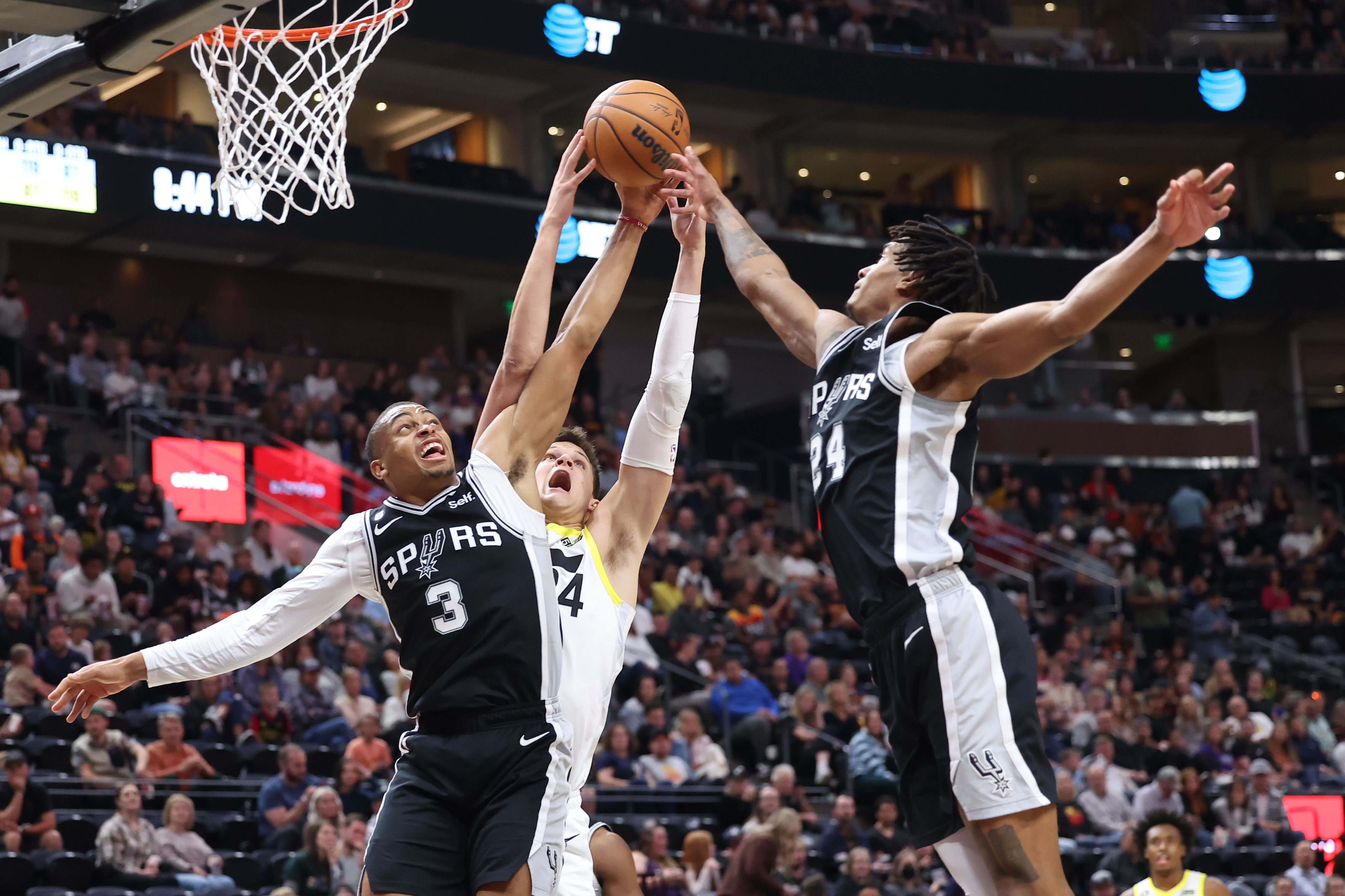 NBA: Preseason-San Antonio Spurs at Utah Jazz