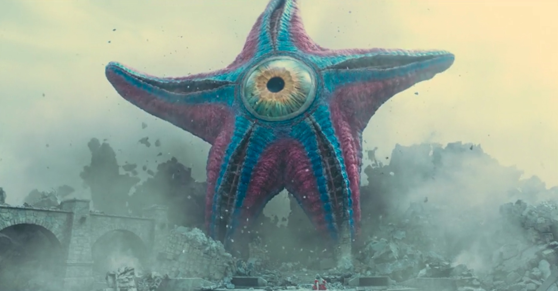 Starro the Conquerer breaks through a building in The Suicide Squad