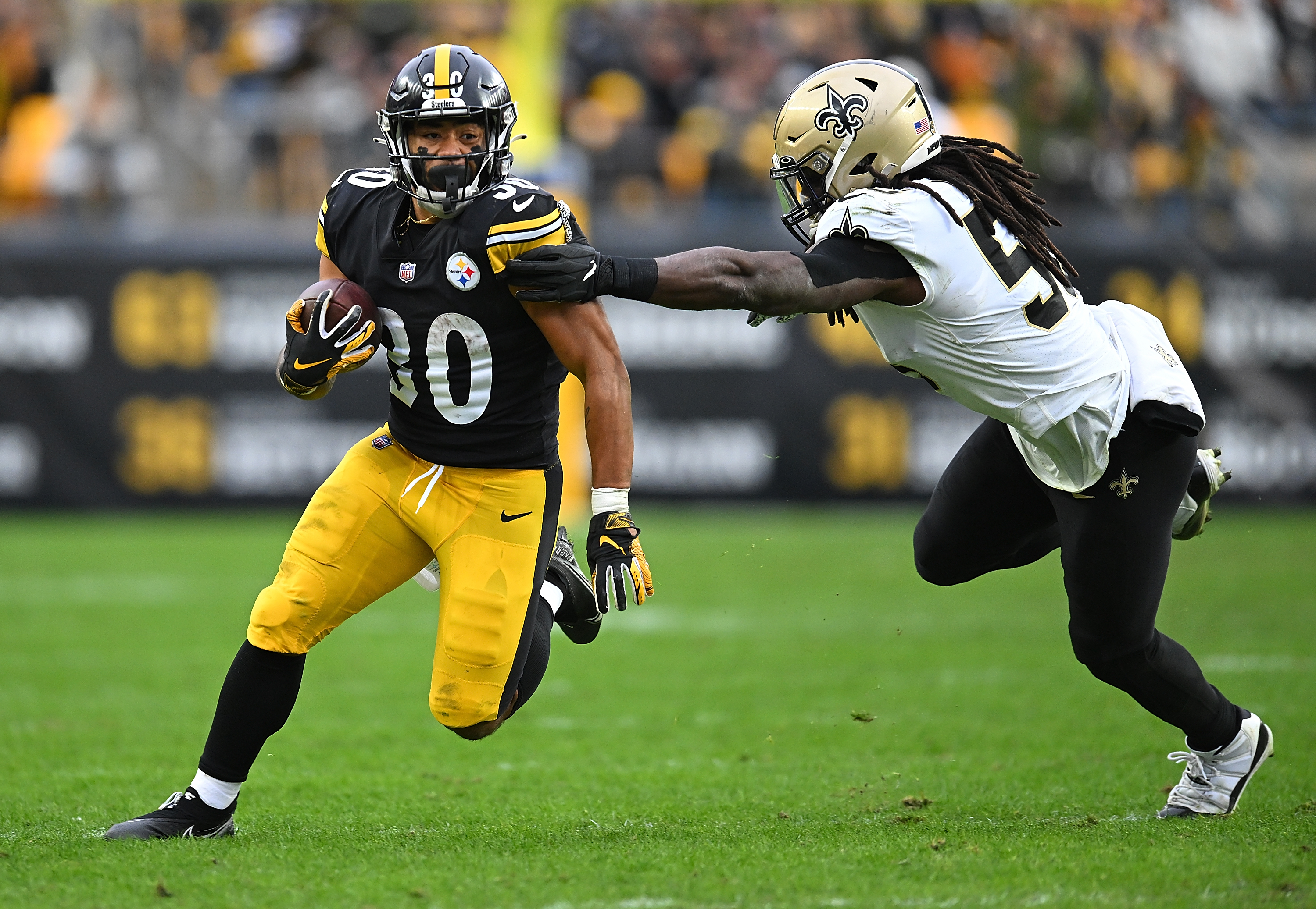 Jaylen Warren #30 of the Pittsburgh Steelers in action during the game against the New Orleans Saints at Acrisure Stadium on November 13, 2022 in Pittsburgh, Pennsylvania.