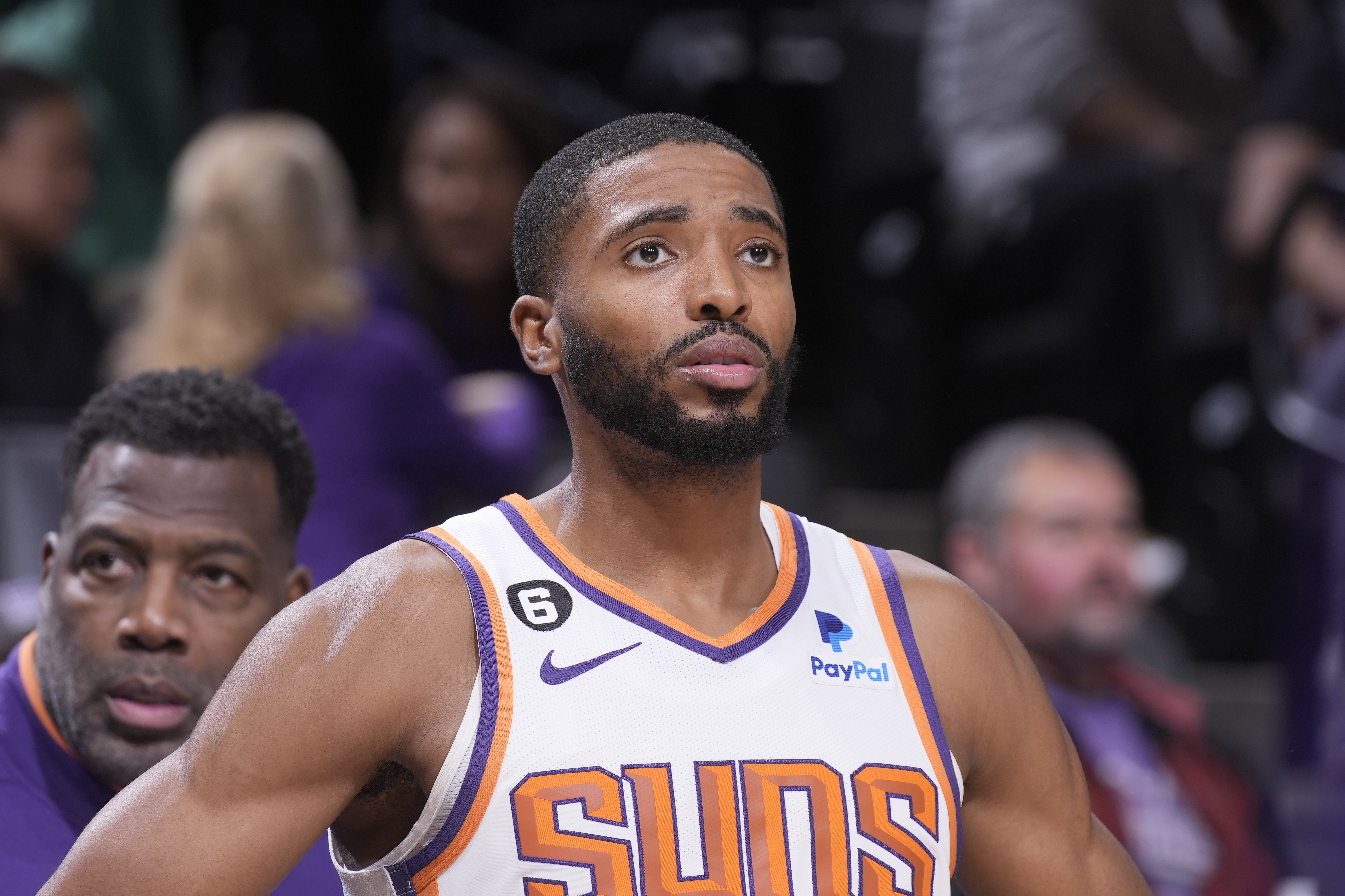 Phoenix Suns v Sacramento Kings