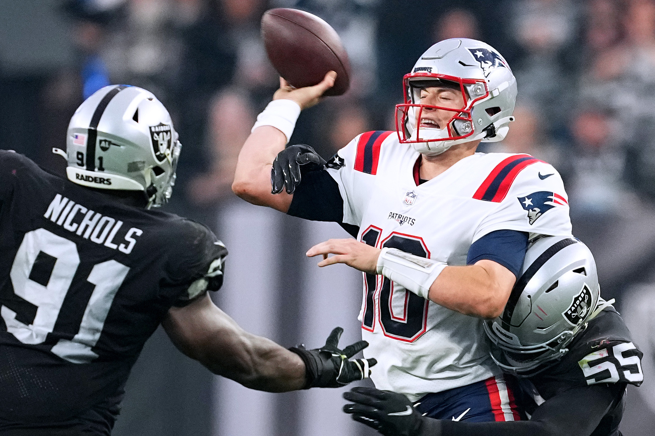 Patriots vs. Raiders final score: New England loses 30-24 on last play of  the game - Pats Pulpit