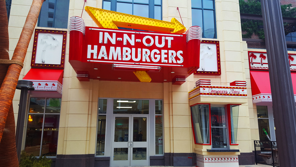 The exterior of an In-N-Out burger chain