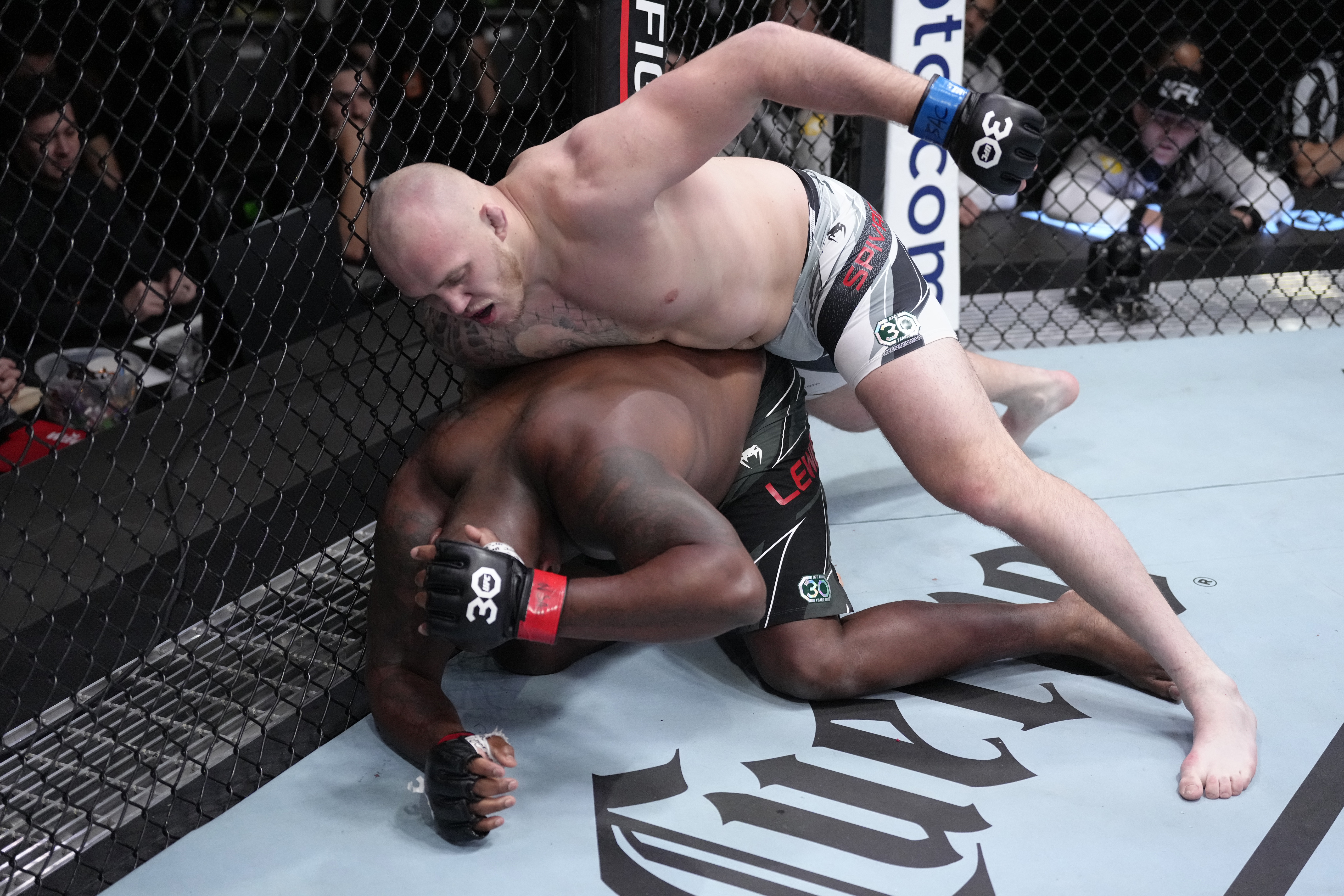 Serghei Spivac submitted Derrick Lewis in the UFC Vegas 68 main event