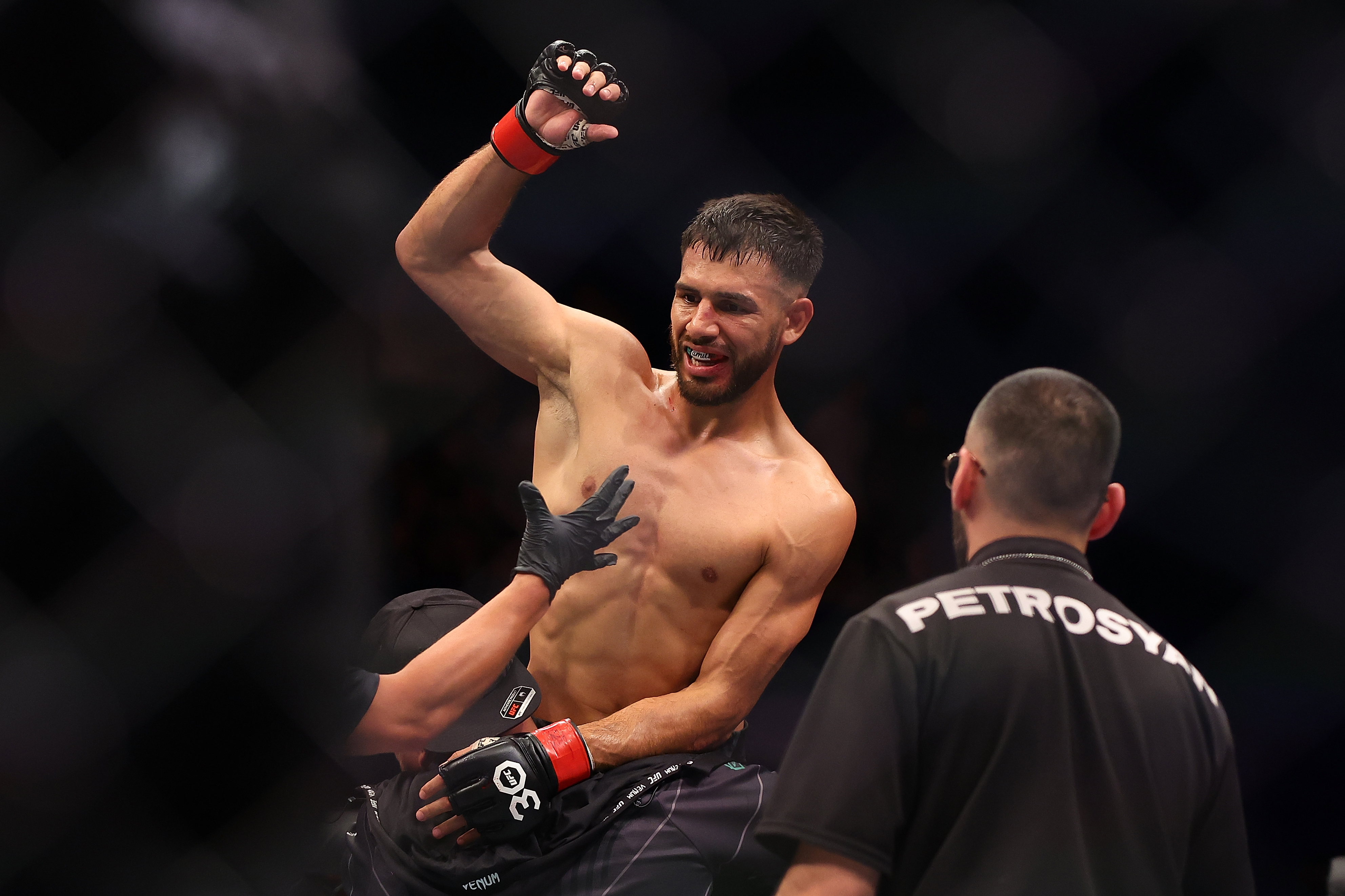 Yair Rodriguez won the interim UFC featherweight title with a submission win over Josh Emmett at UFC 284