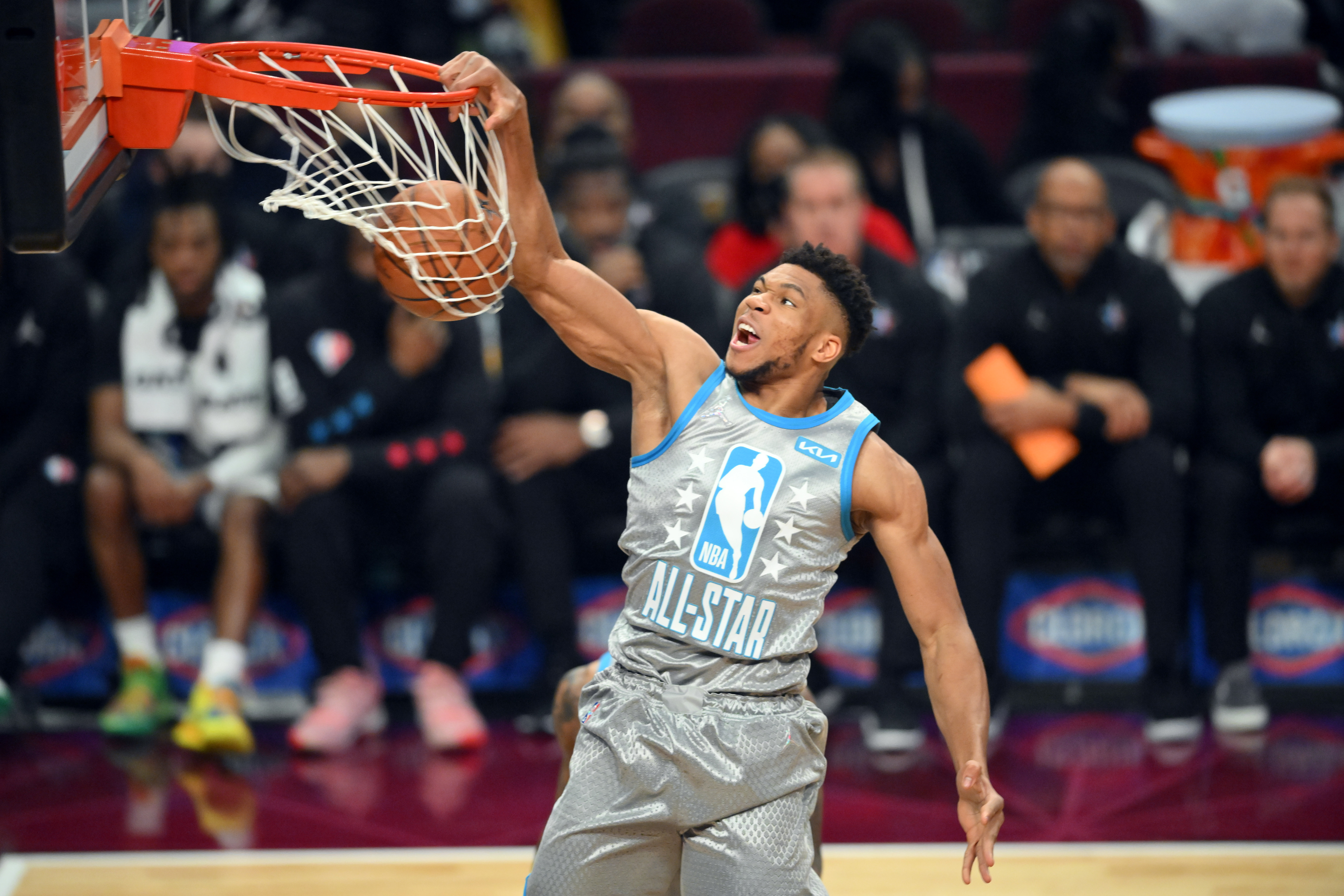 Team LeBron forward Giannis Antetokounmpo (34) shoots in the second quarter against Team Durant during the 2022 NBA All-Star Game at Rocket Mortgage FieldHouse.