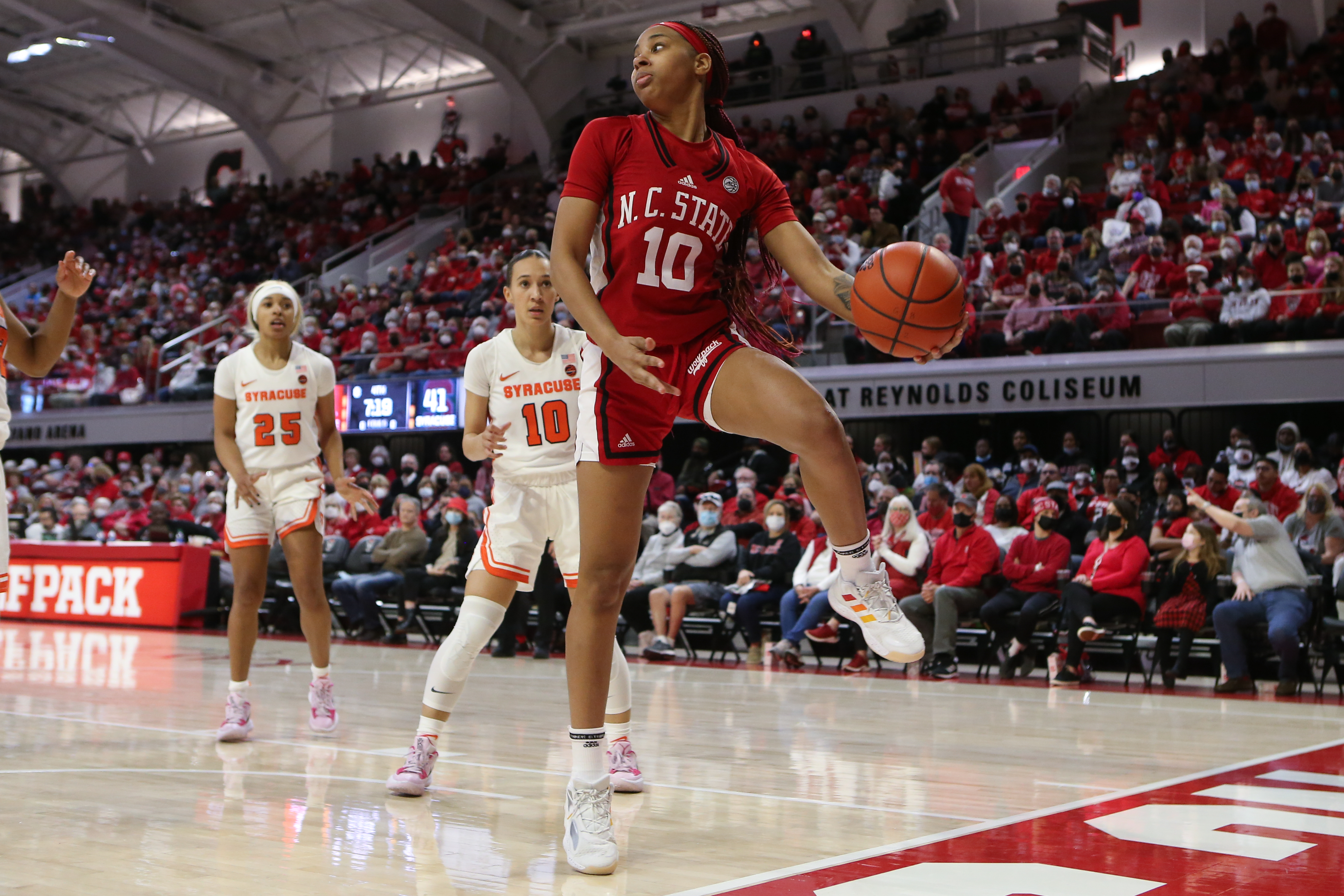 COLLEGE BASKETBALL: FEB 20 Women’s - Syracuse at NC State