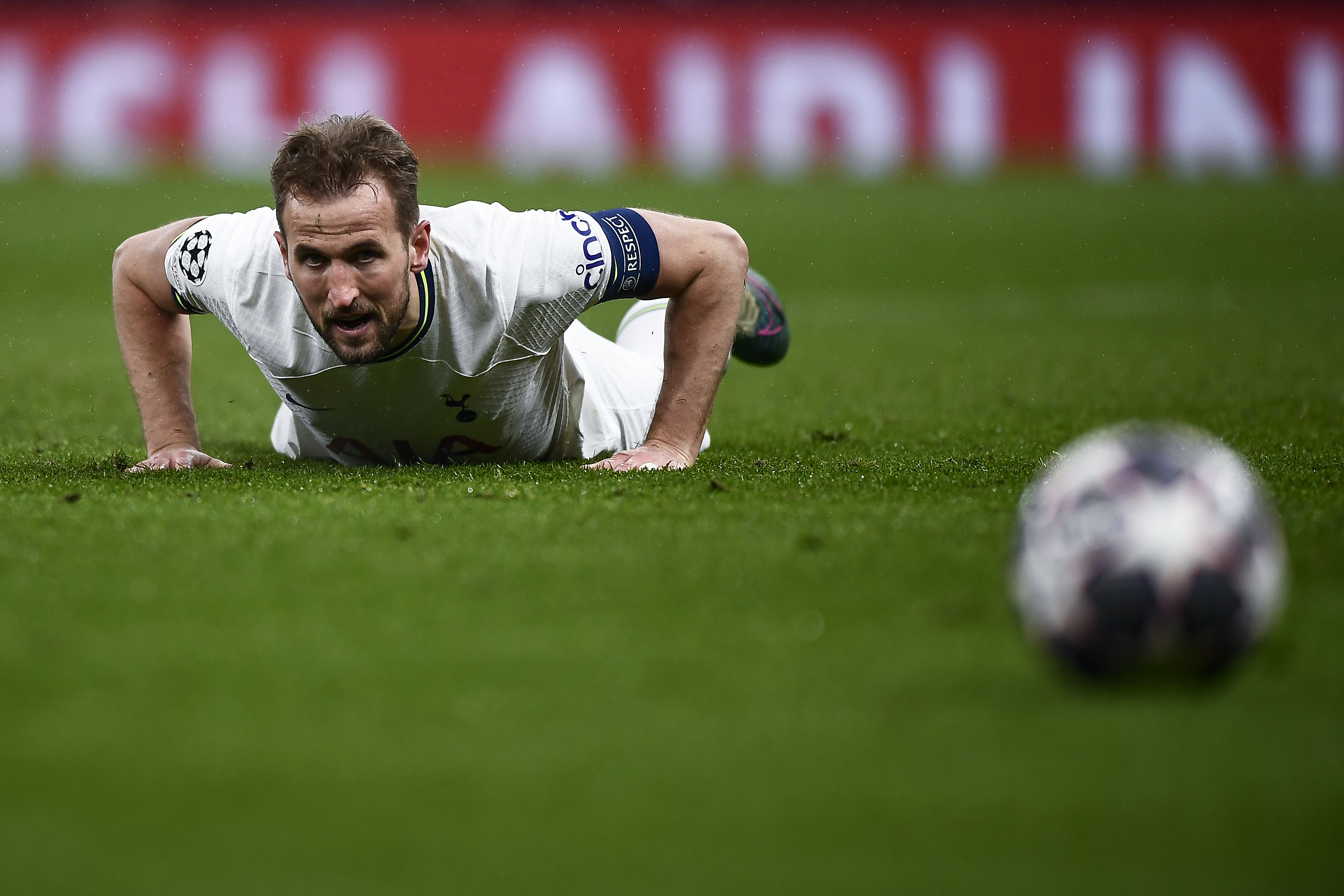 Harry Kane of Tottenham Hotspur FC looks dejected during the...