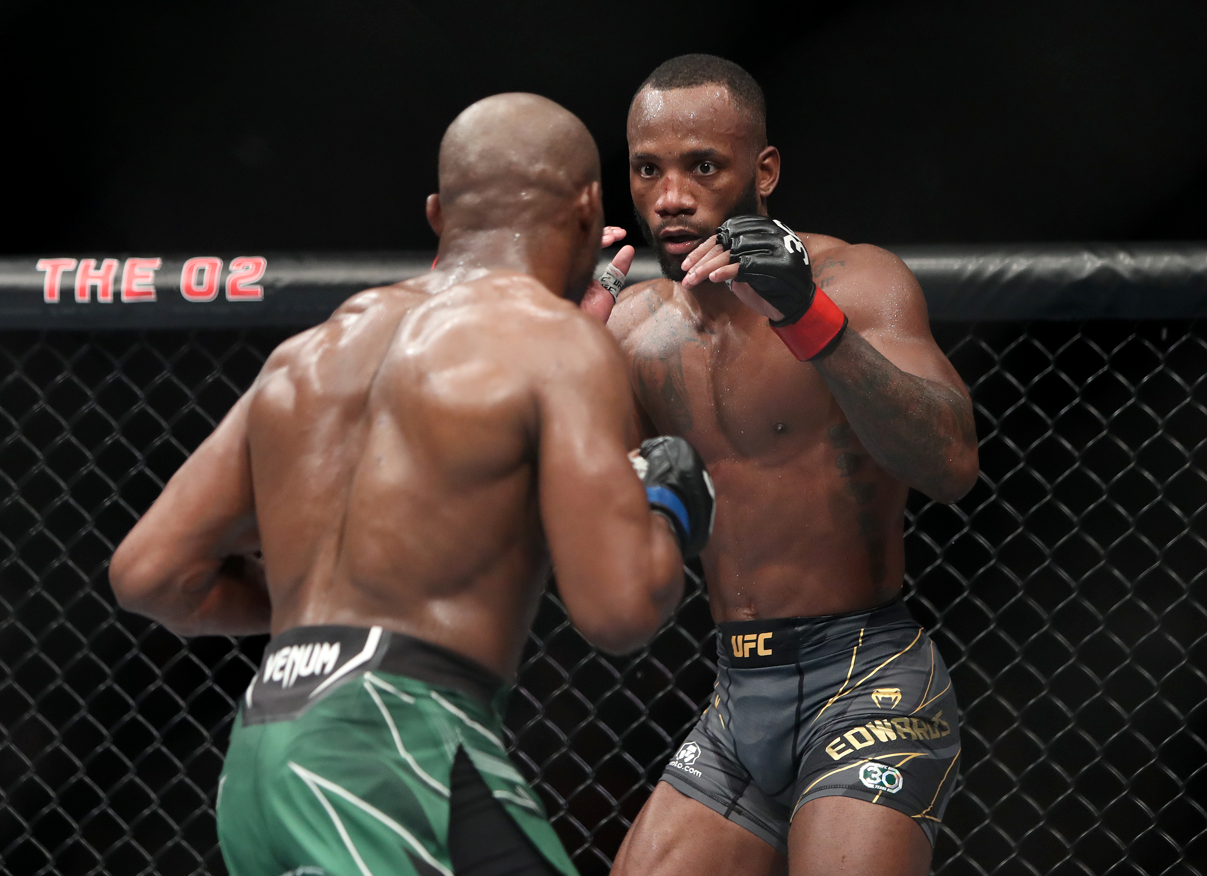 Leon Edwards won a majority decision over Kamaru Usman at UFC 286