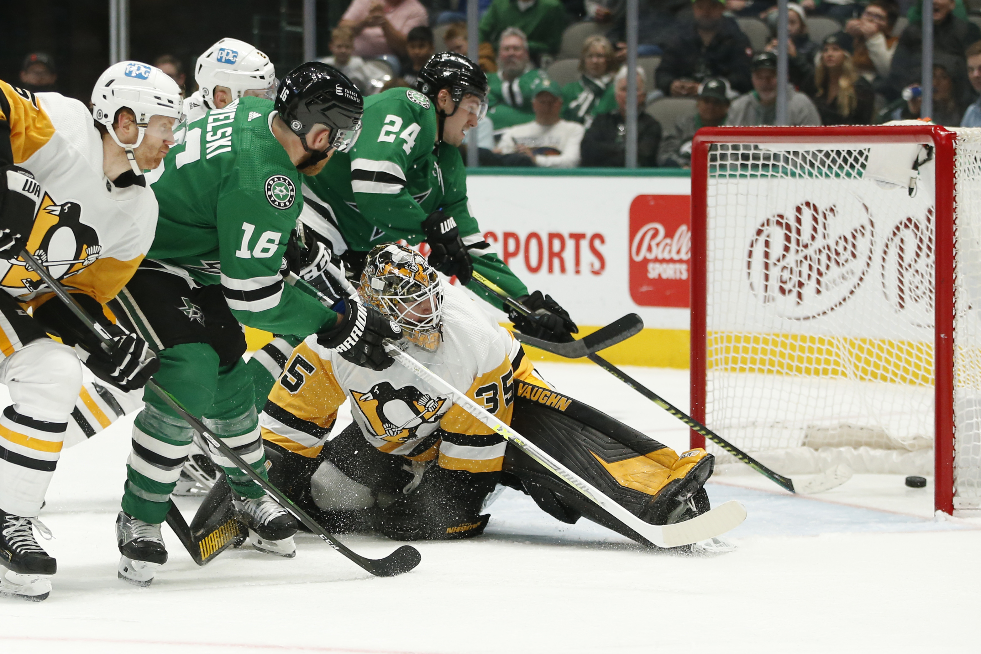 NHL: Pittsburgh Penguins at Dallas Stars