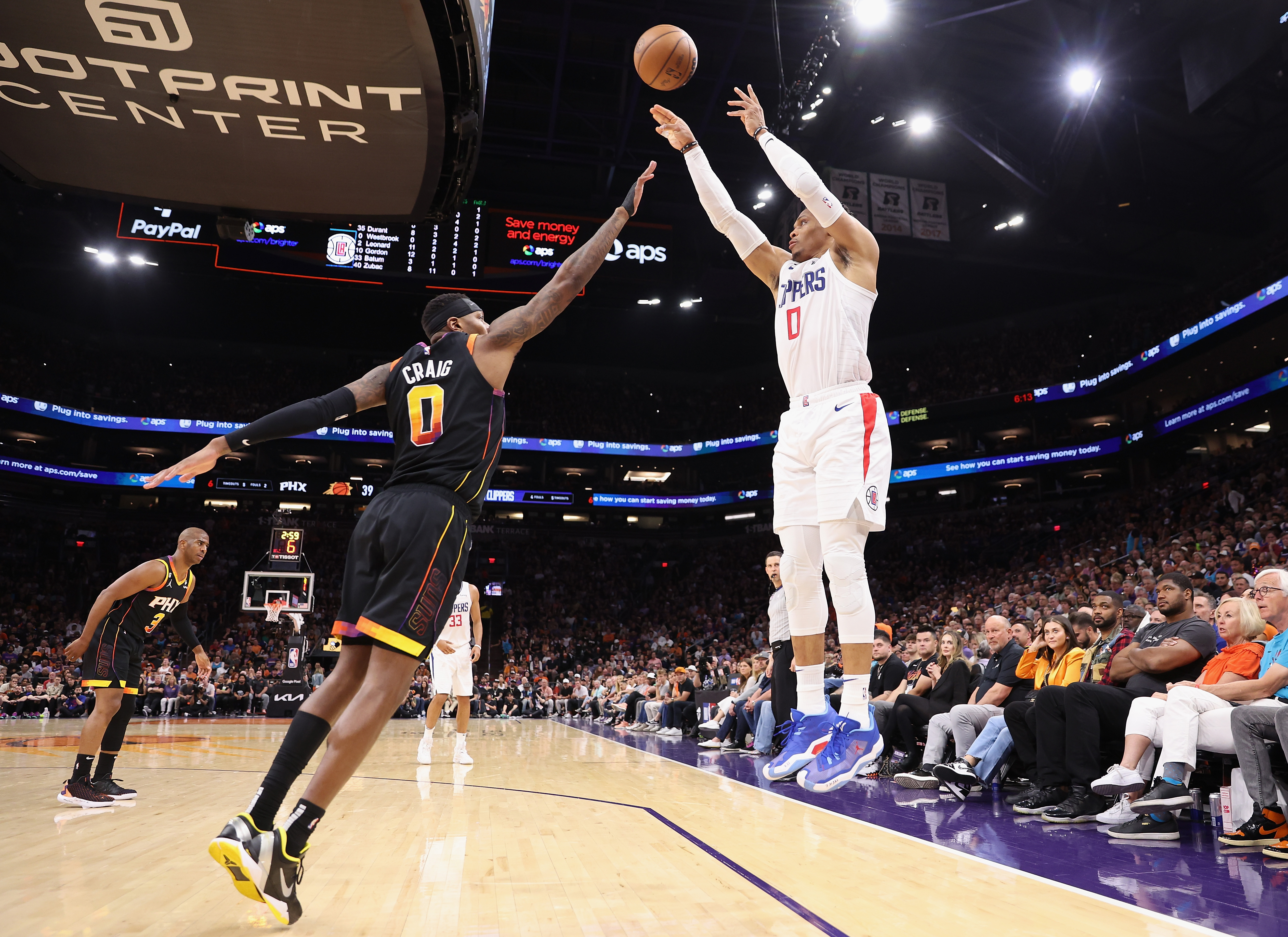 Los Angeles Clippers v Phoenix Suns - Game One