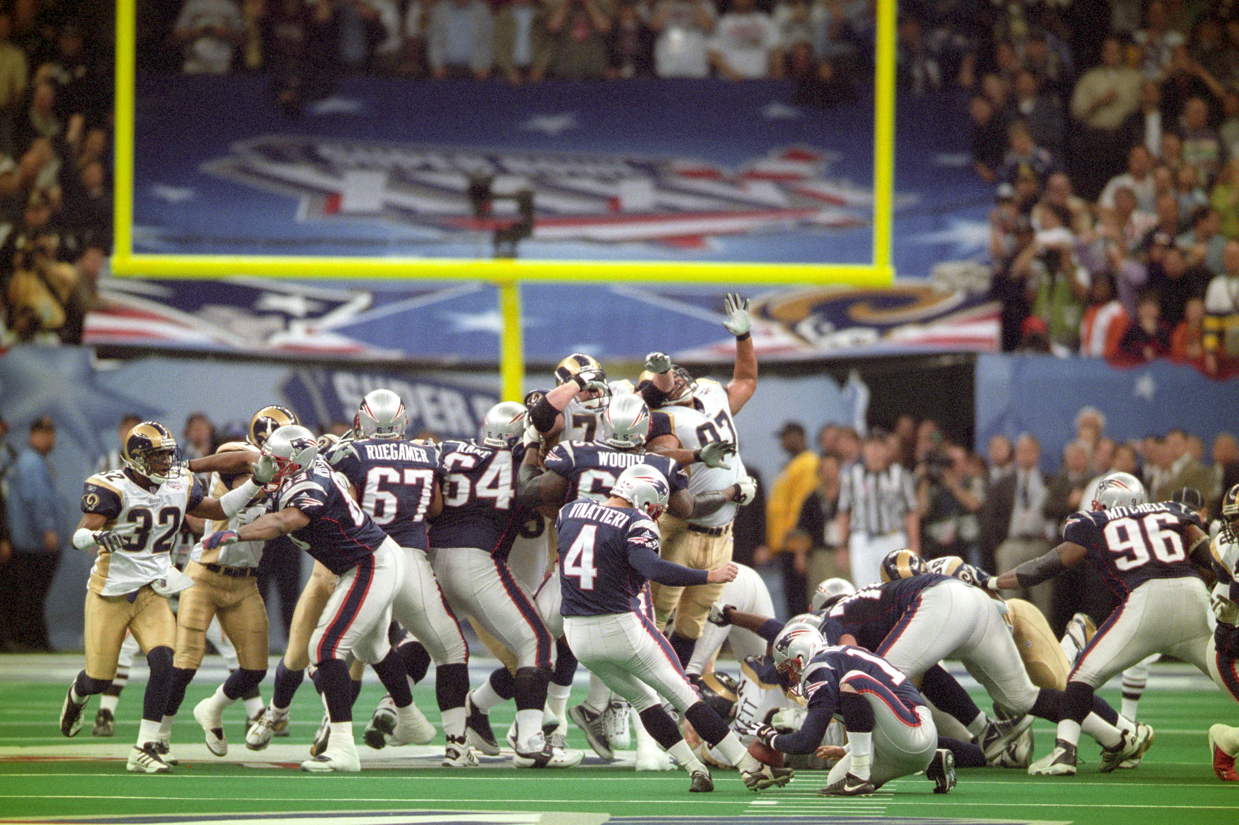 St. Louis Rams vs New England Patriots, Super Bowl XXXVI