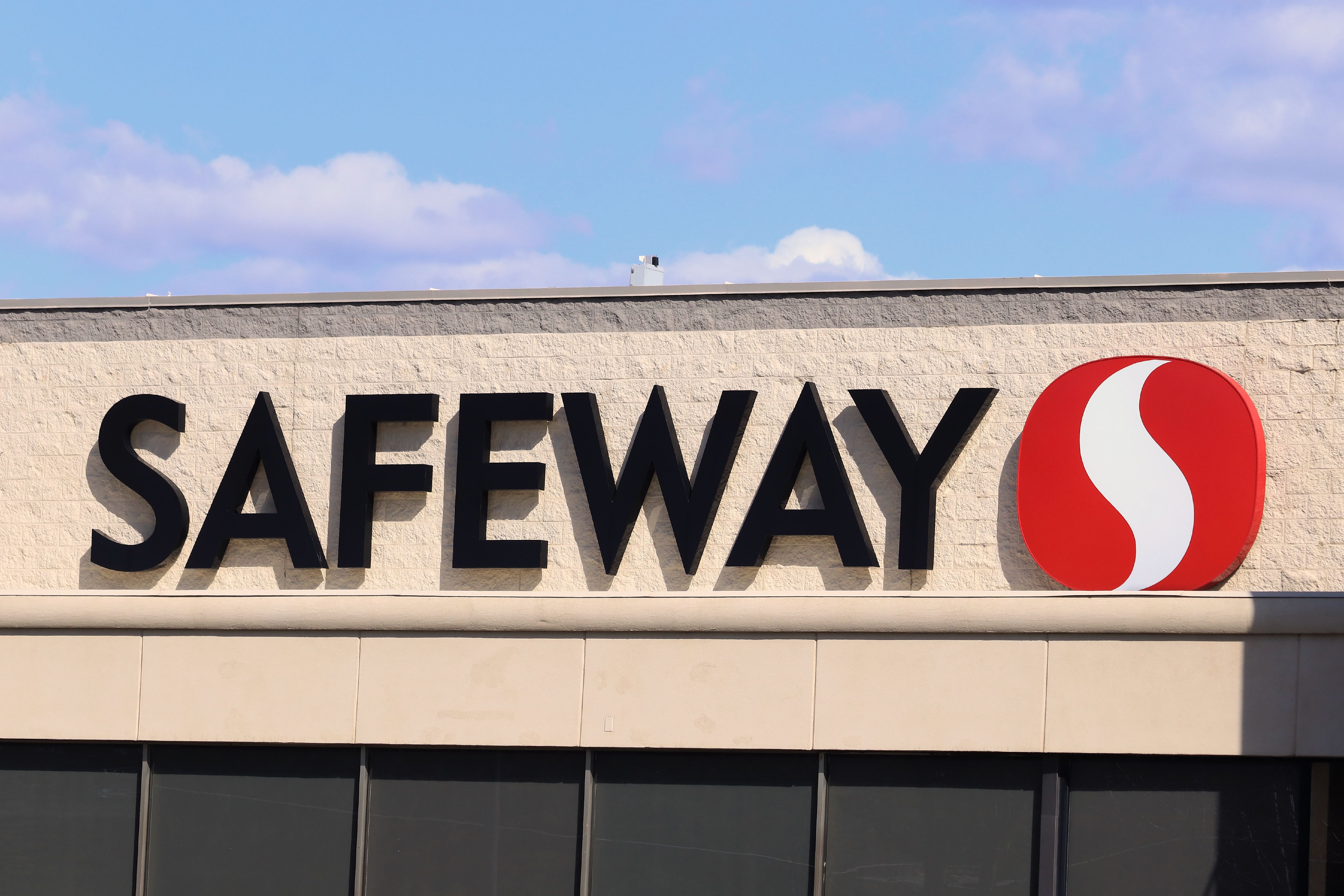Safeway food store company logo