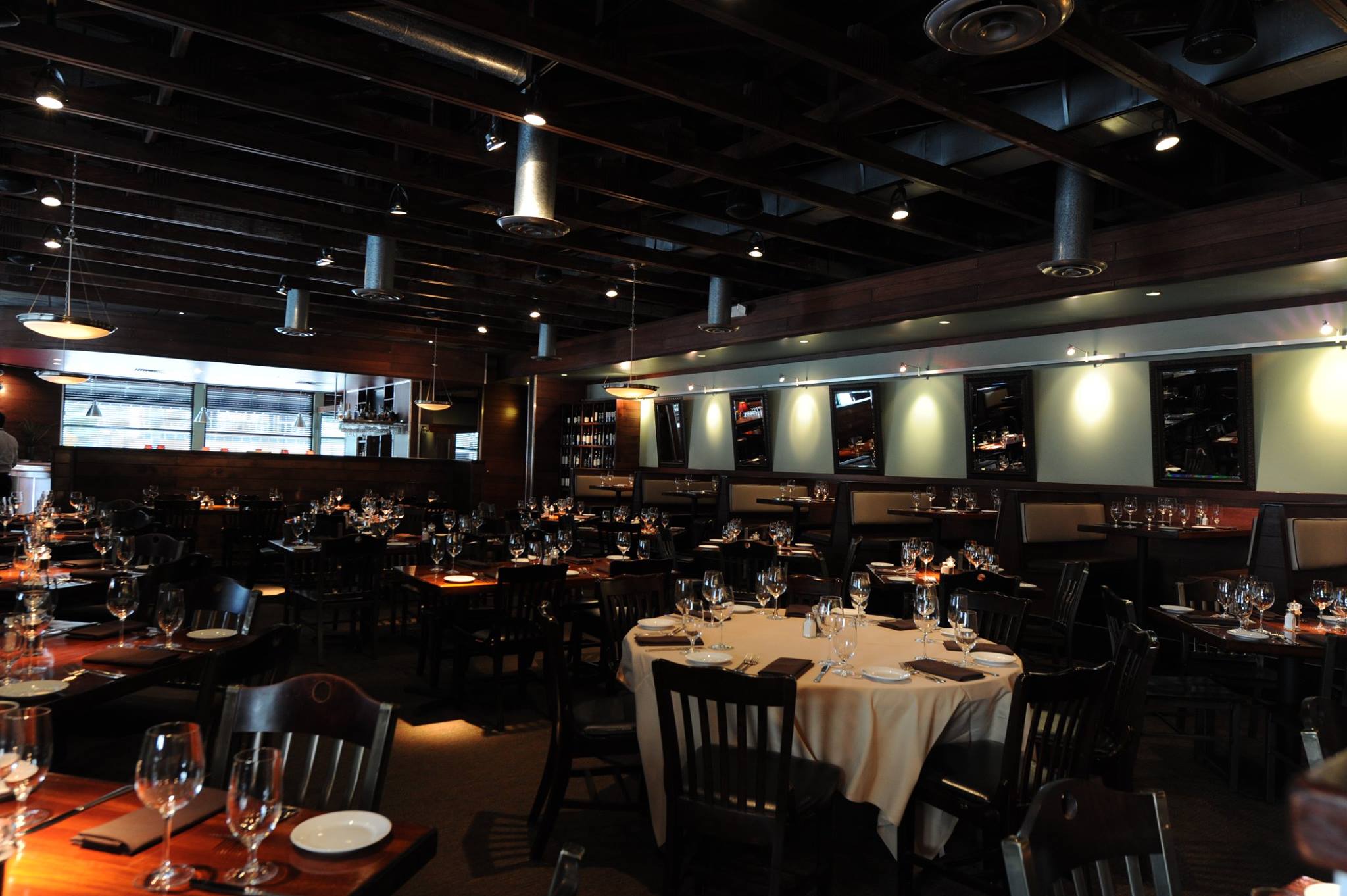 The dining room of Houston restaurant Frank’s Americana Revival.