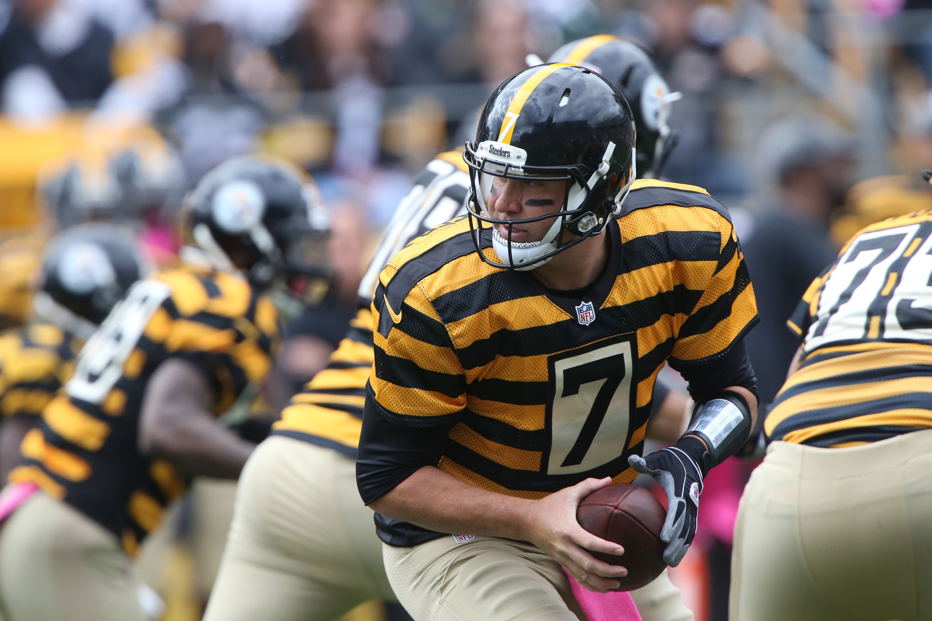 What would a new Pittsburgh Steelers alternate uniform look like