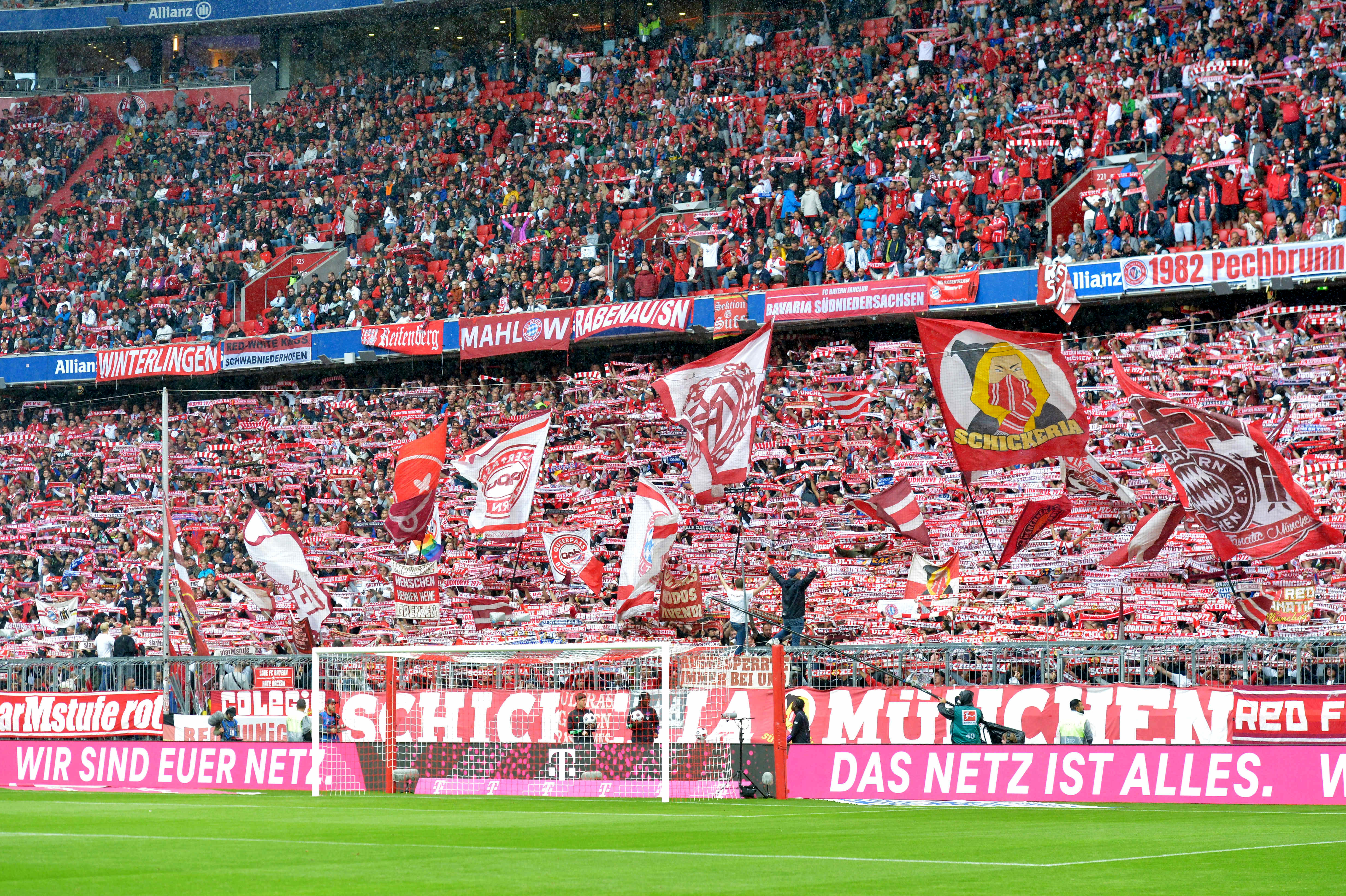 FC Bayern Muenchen v FC Augsburg - Bundesliga