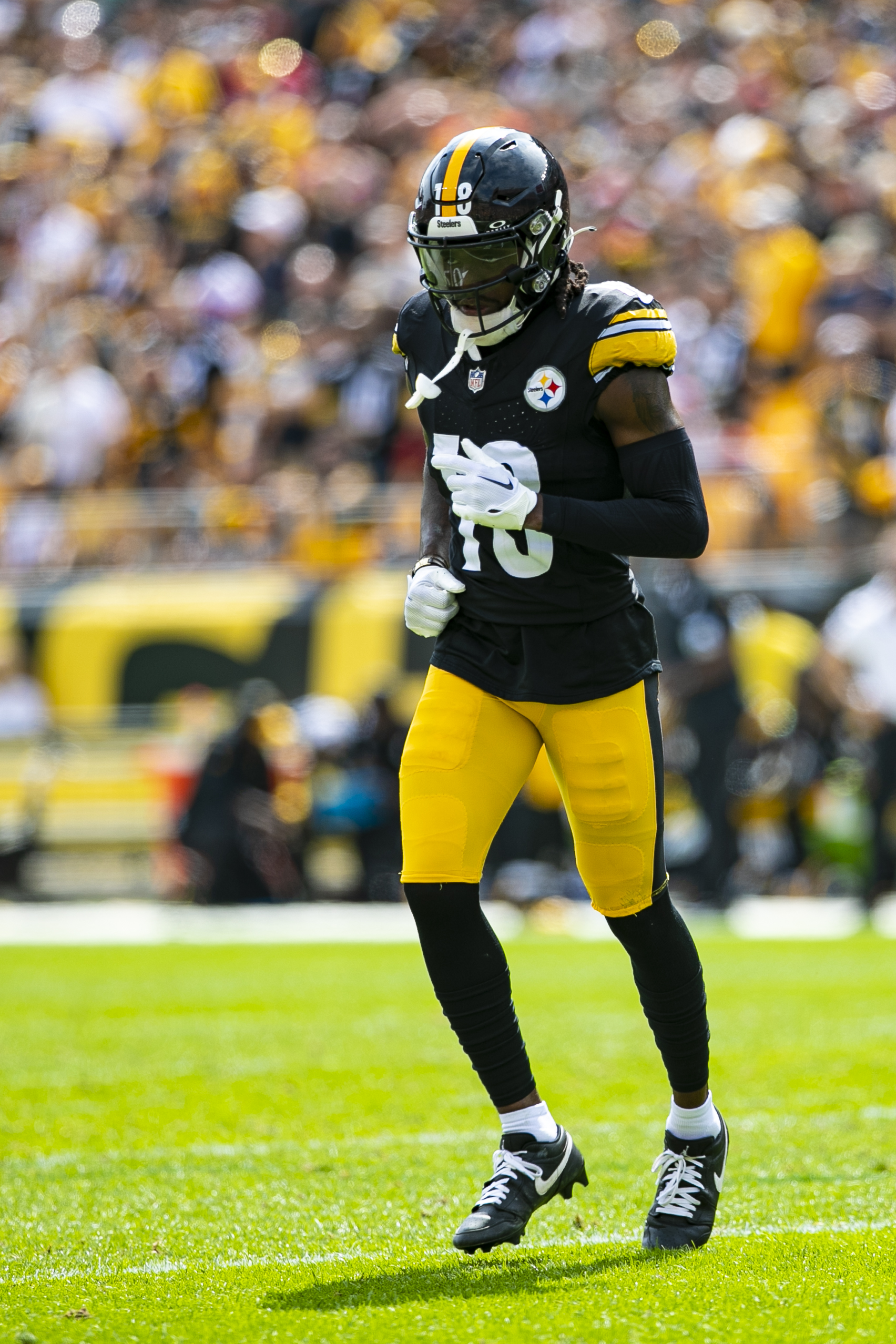 Pittsburgh Steelers wide receiver Diontae Johnson (18) looks on during the regular season NFL football game between the San Francisco 49ers and the Pittsburgh Steelers on September 10, 2023 at Acrisure Stadium in Pittsburgh, PA.