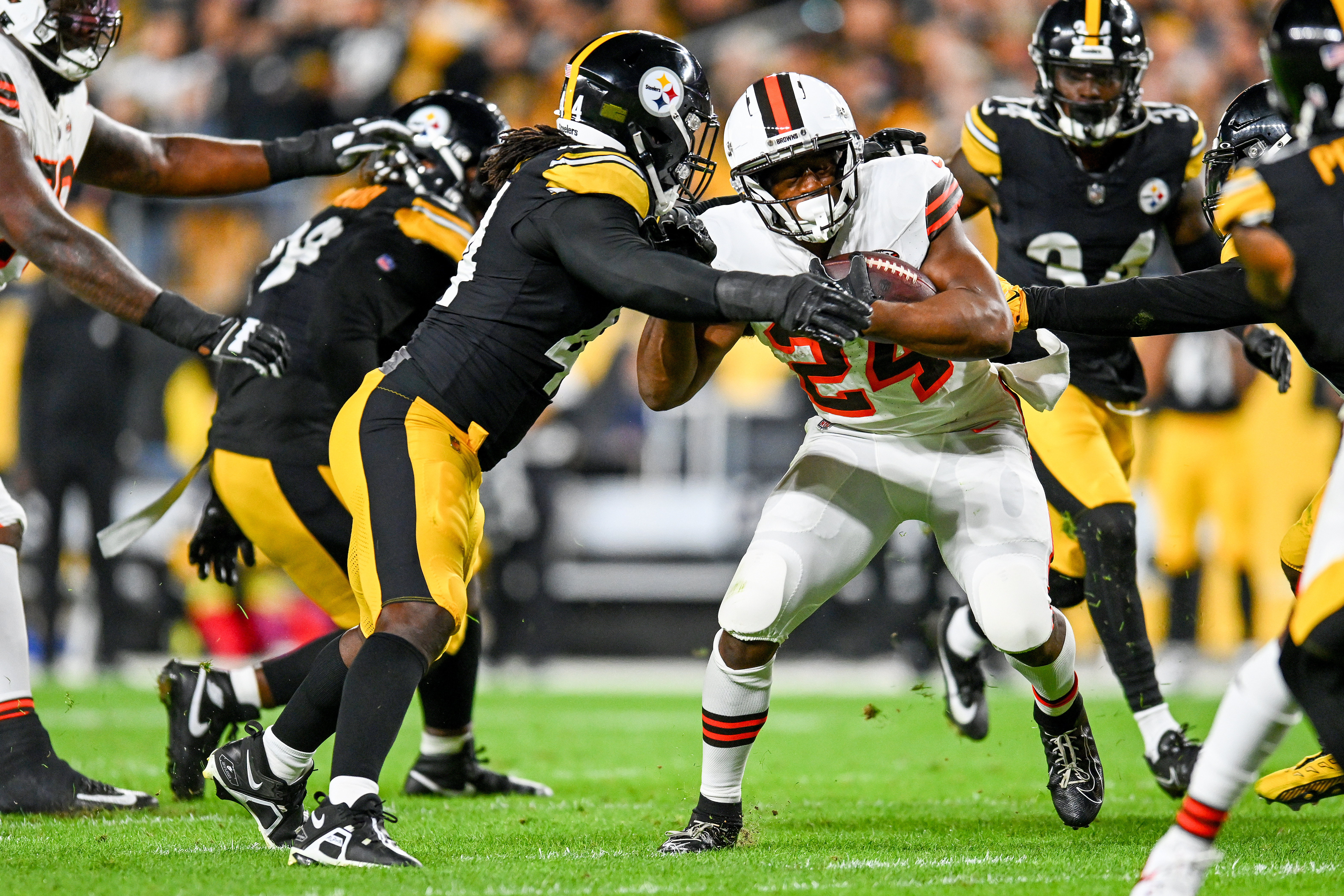Nick Chubb #24 of the Cleveland Browns runs the ball against the Pittsburgh Steelers during the first quarter at Acrisure Stadium on September 18, 2023 in Pittsburgh, Pennsylvania