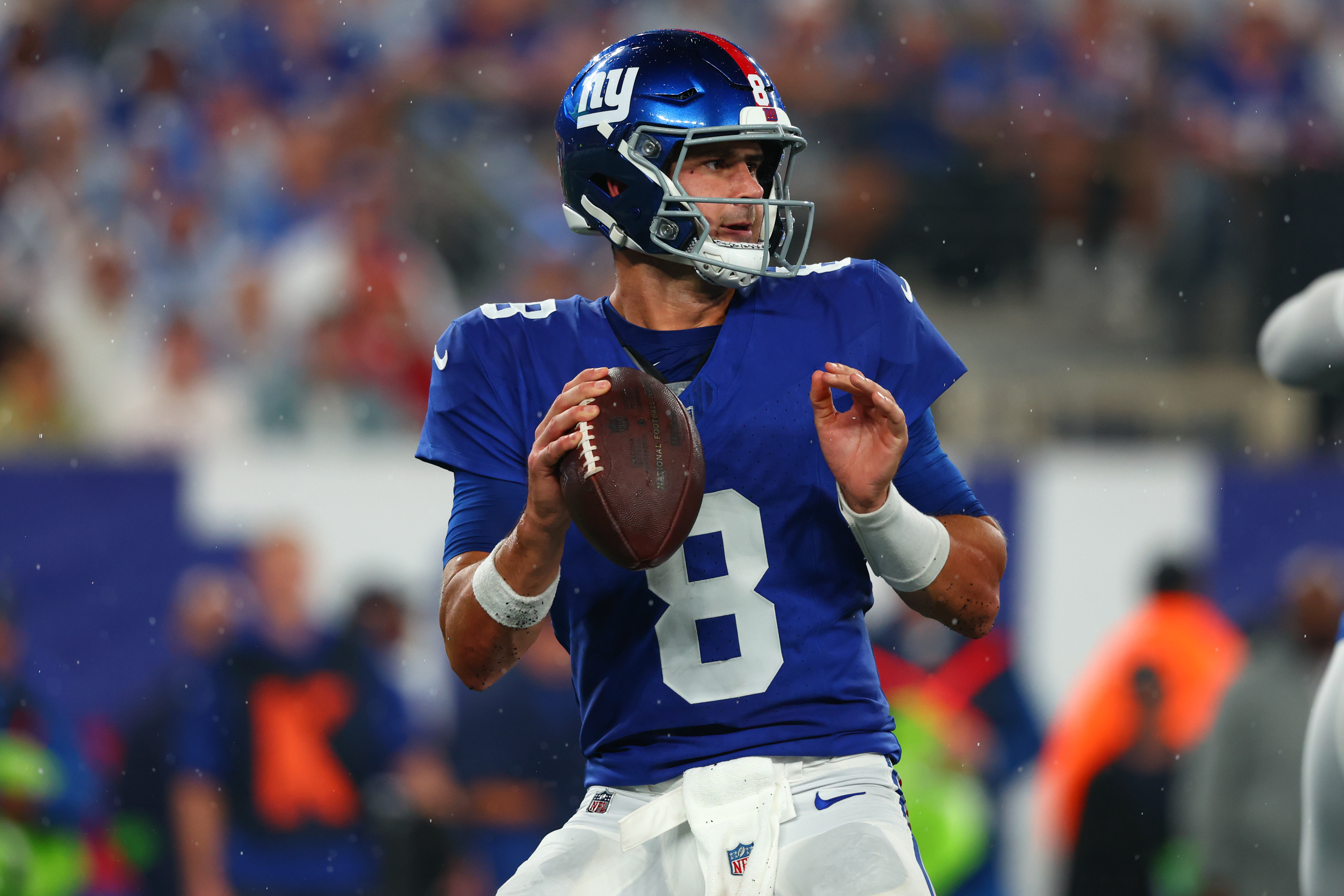 New York Giants quarterback Daniel Jones (8) looks to pass against the Dallas Cowboys during the first half at MetLife Stadium.