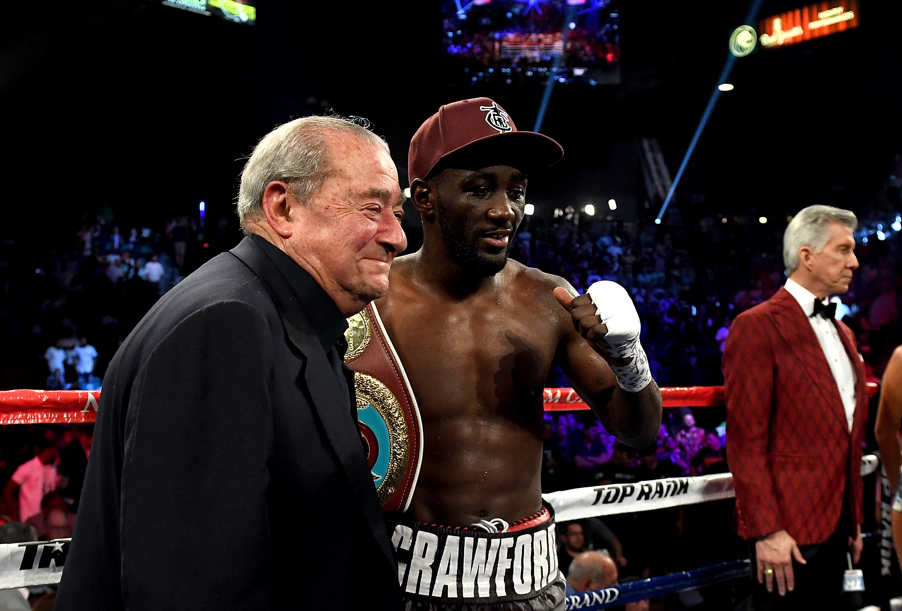 Bob Arum doesn’t think Terence Crawford has the size to challenge Canelo Alvarez