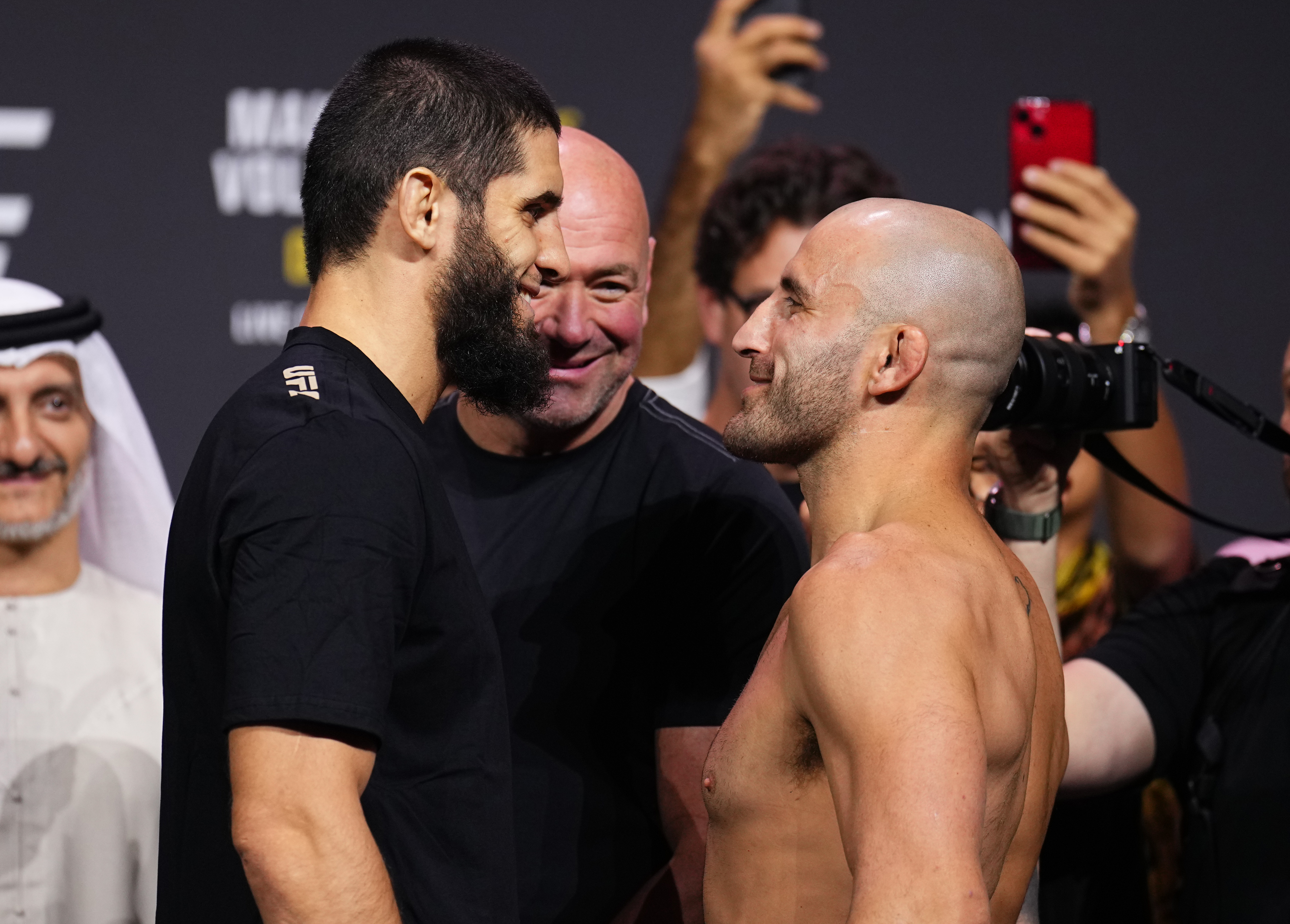 Islam Makhachev and Alexander Volkanosvki at UFC 294