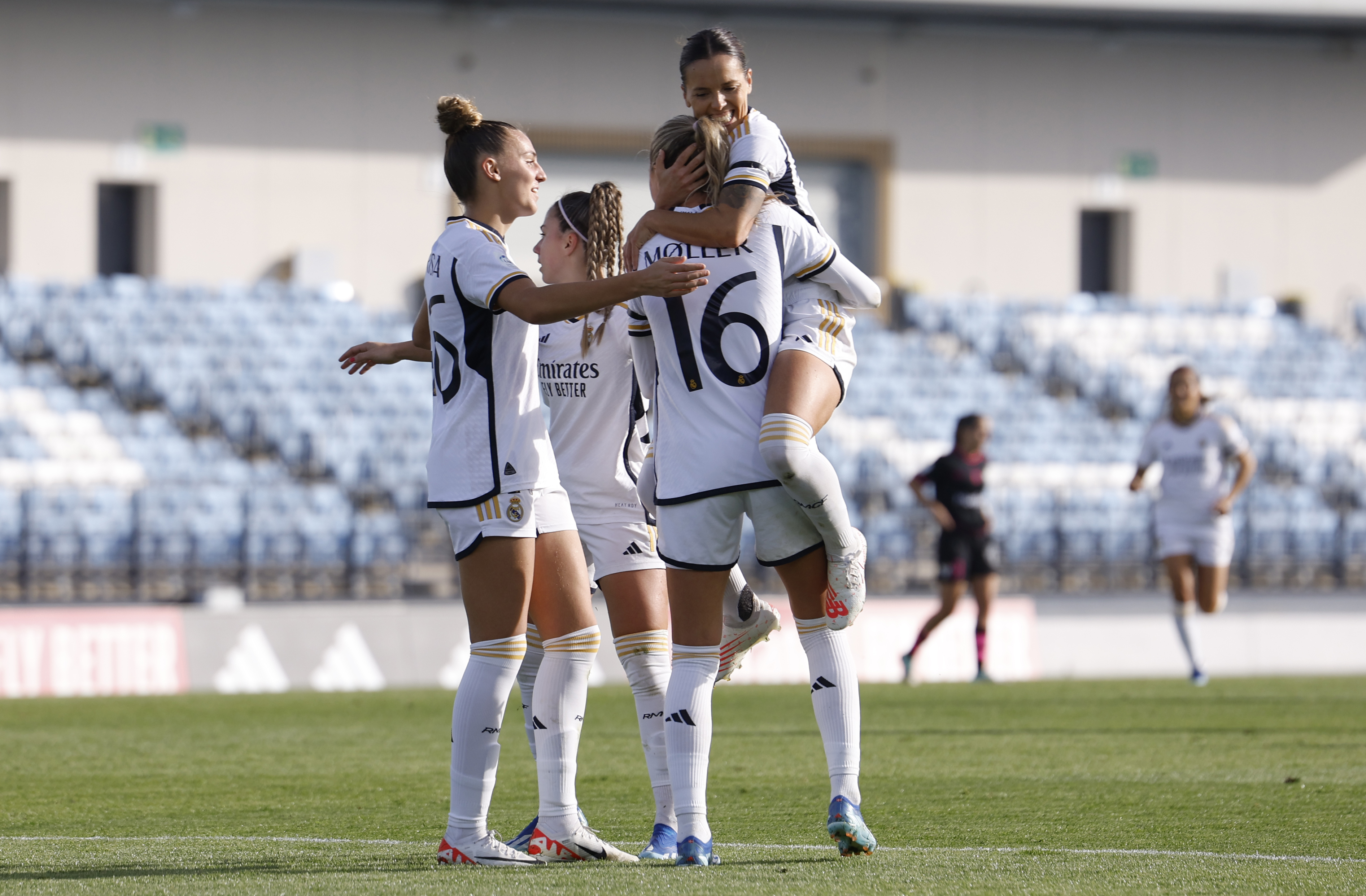 Real Madrid Femenino v Sporting Club de Huelva Femenino: Primera Division