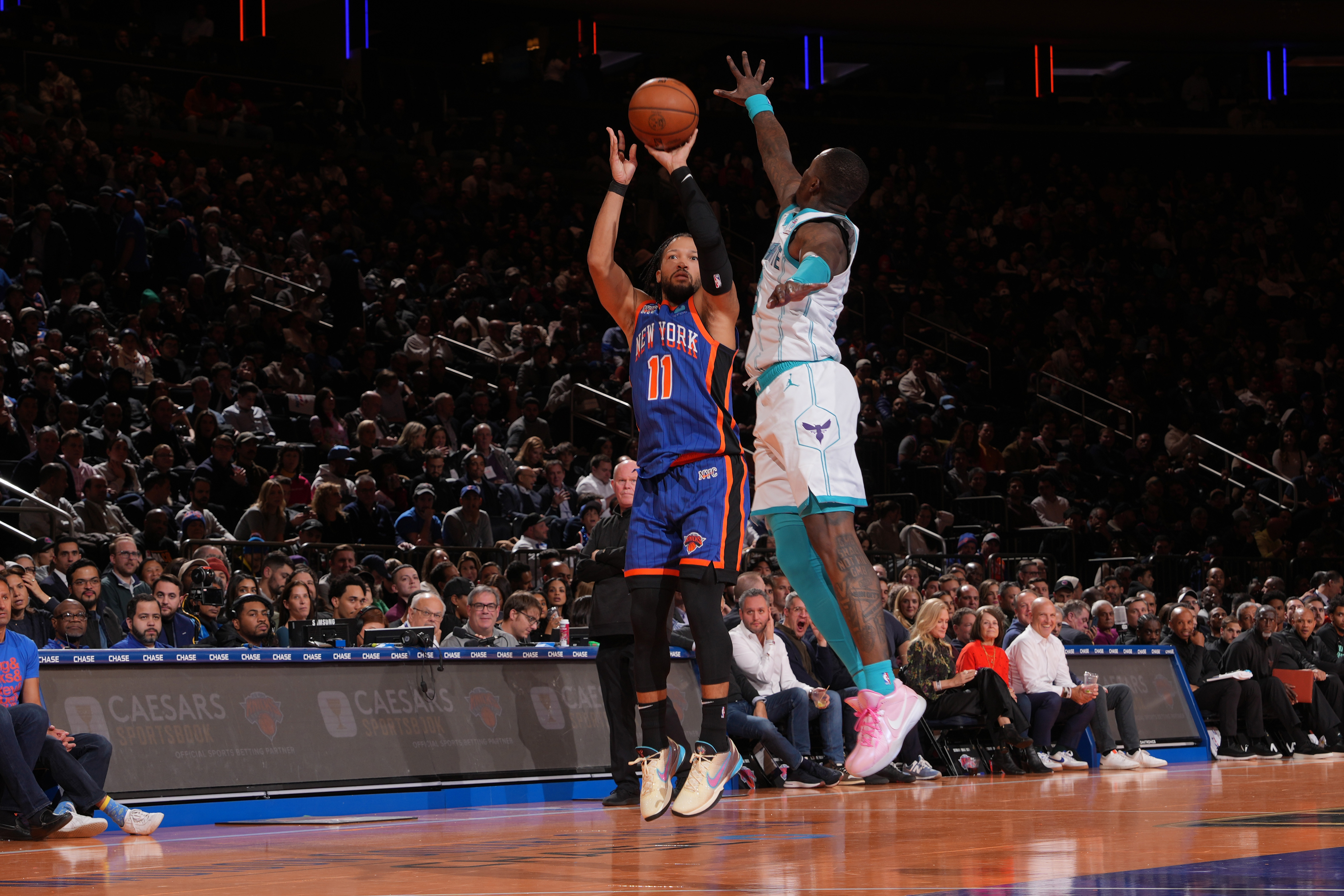 In-Season Tournament - Charlotte Hornets v New York Knicks