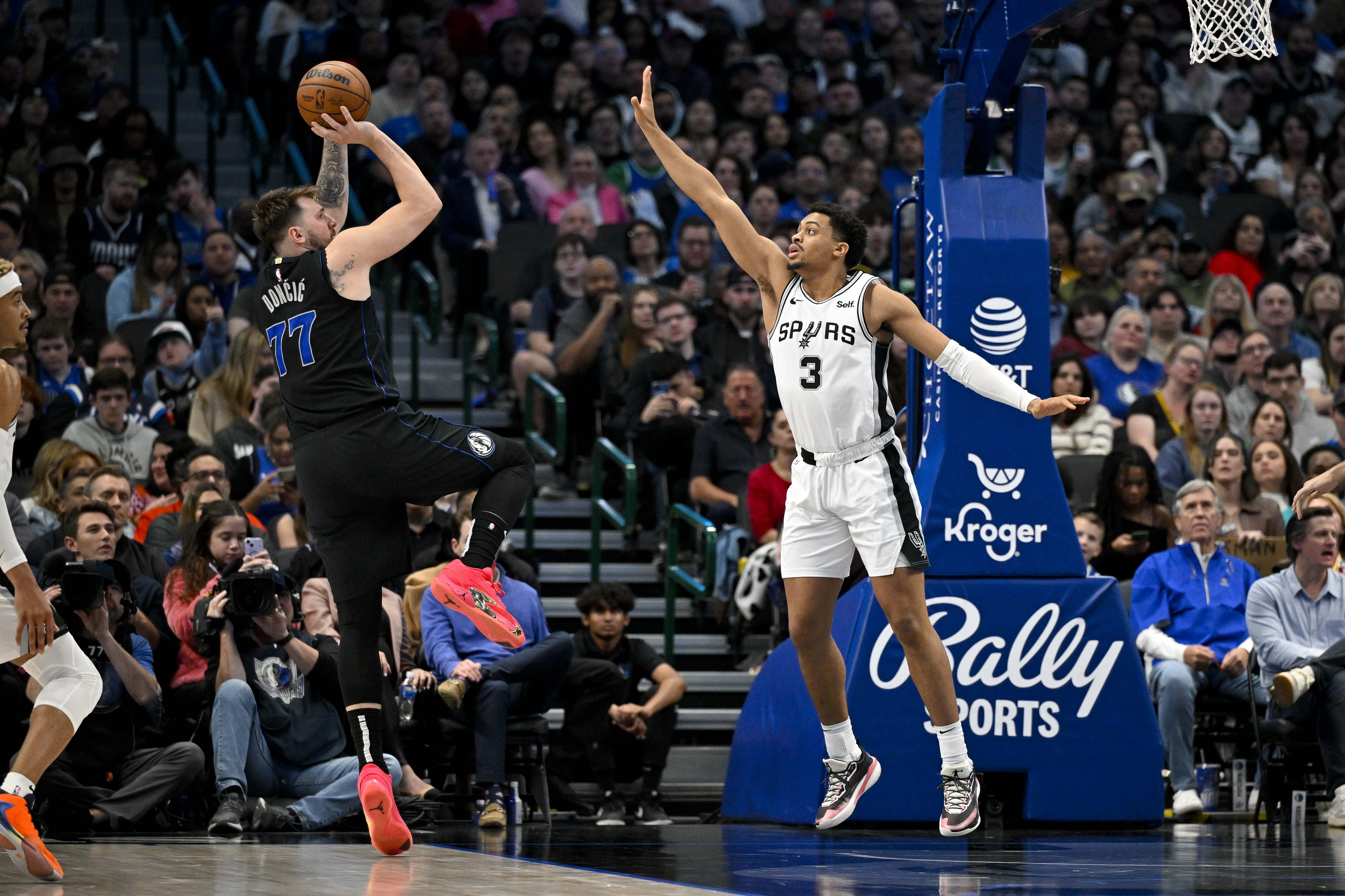 NBA: San Antonio Spurs at Dallas Mavericks