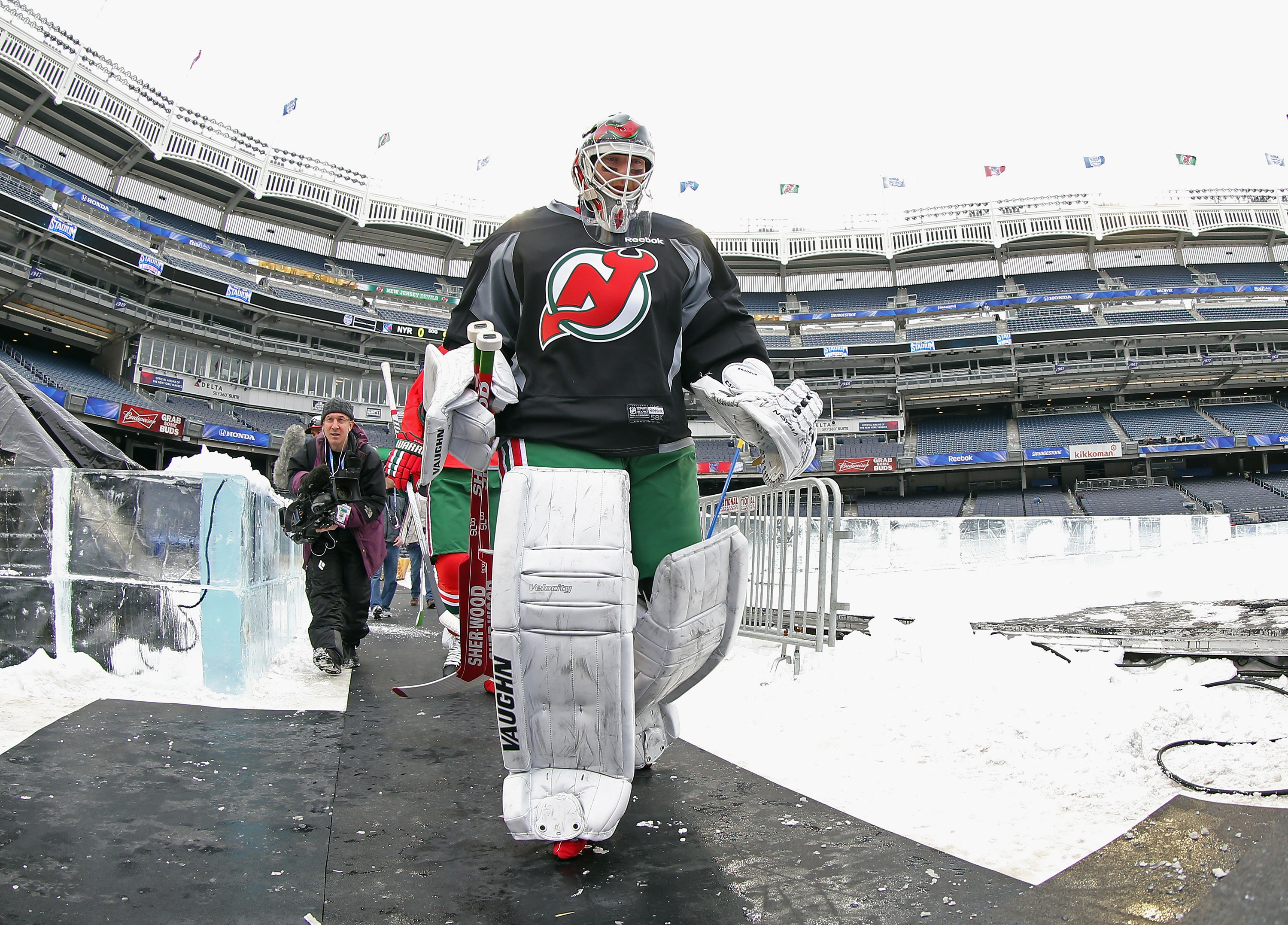 2014 NHL Stadium Series - New York - Practice Sessions And Family Skate